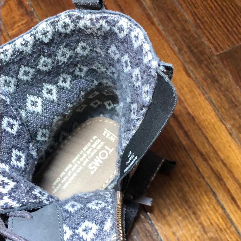Toms Alpa lace up suede boots in gray size 11! - Picture 7 of 8